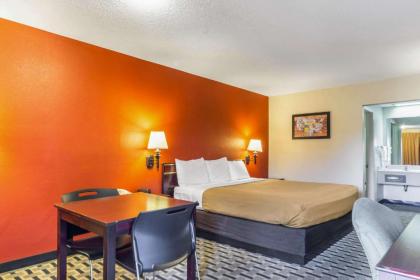 EconoLodge Laurel - image 14