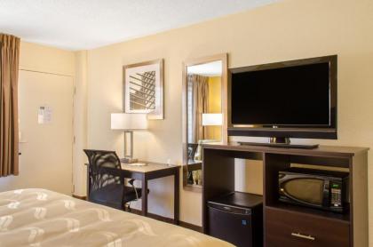 Quality Inn & Suites - image 10