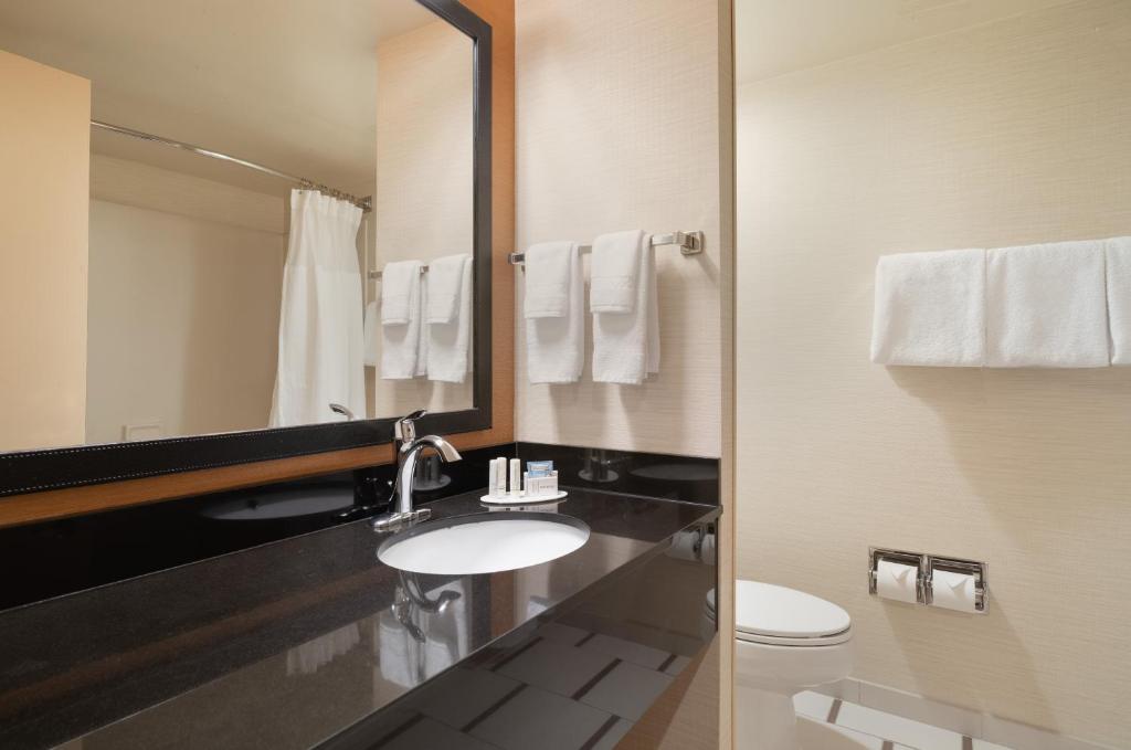 Fairfield Inn by Marriott Laurel - image 3