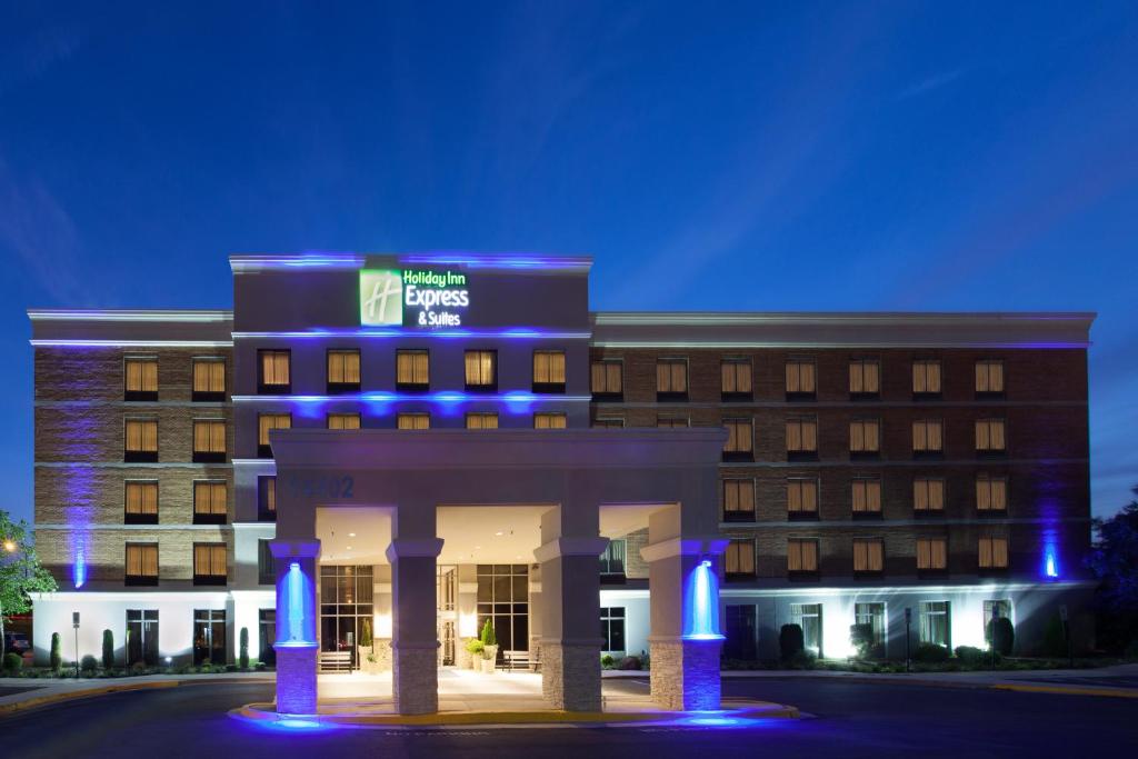 Holiday Inn Express & Suites Laurel Lakes an IHG Hotel - main image