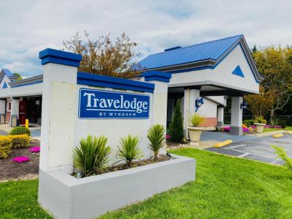 Travelodge by Wyndham Laurel - image 11