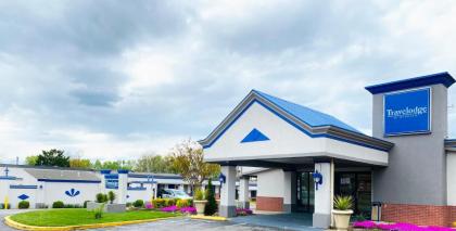 Travelodge by Wyndham Laurel - image 4