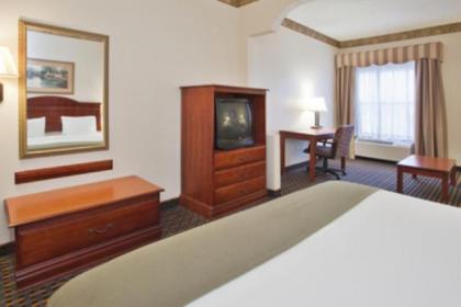 Holiday Inn Express Hotel & Suites Laurinburg an IHG Hotel - image 4