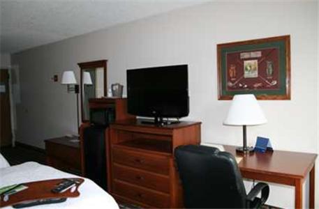 Hampton Inn Laurinburg - image 6