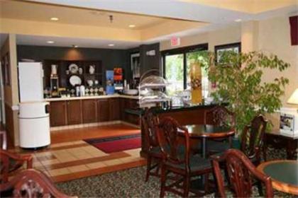 Hampton Inn Laurinburg - image 7