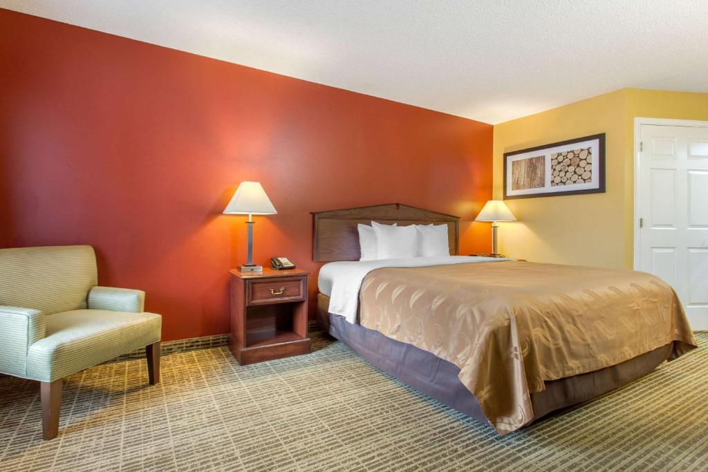 Quality Inn Laurinburg - image 4