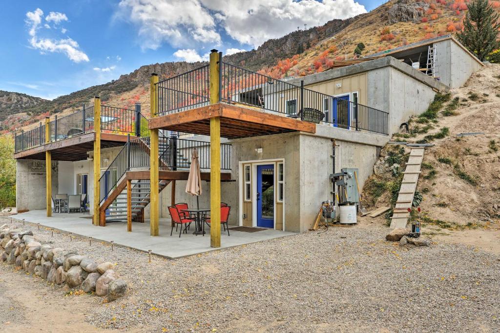 Lava Hot Springs Studio - Walk to Portneuf River! - main image