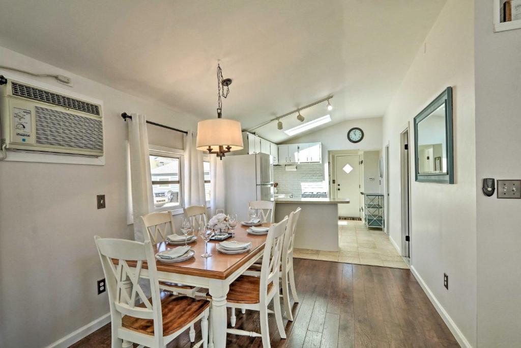 Beachy Lavallette Cottage with Outdoor Shower and Patio - image 6