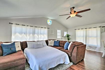 Beachy Lavallette Cottage with Outdoor Shower and Patio - image 7