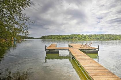 Large Lavonia Lakefront Log Cabin with Boat Slip - image 12