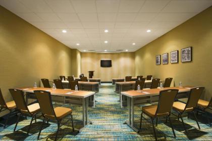 SpringHill Suites by Marriott Lawrence Downtown - image 12