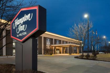 Hampton Inn Lawrence - image 13