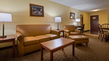 Best Western Lawrenceburg Inn - image 9