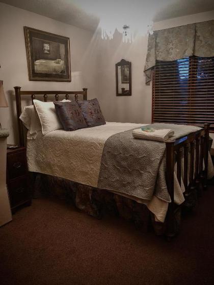 WINNIE'S BED & BREAKFAST - image 12