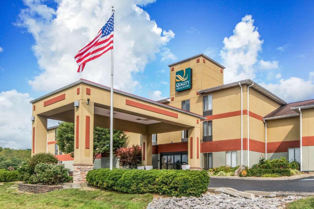 Quality Inn & Suites - main image