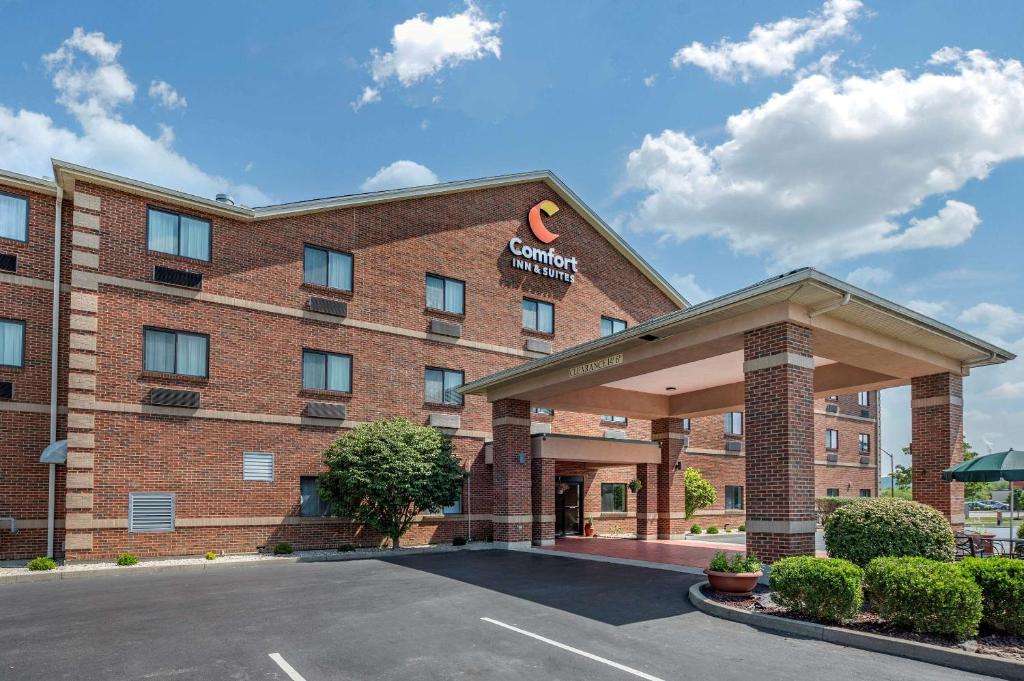 Comfort Inn Lawrenceburg - main image