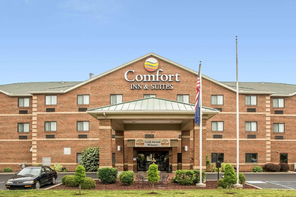 Comfort Inn Lawrenceburg - image 2