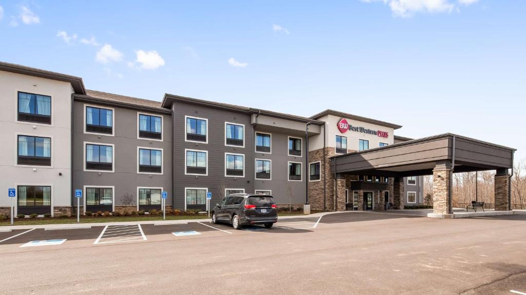 Best Western Plus Lawrenceburg - main image