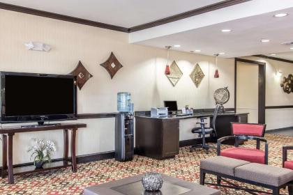 Comfort Suites Lawton Near Fort Sill - image 10