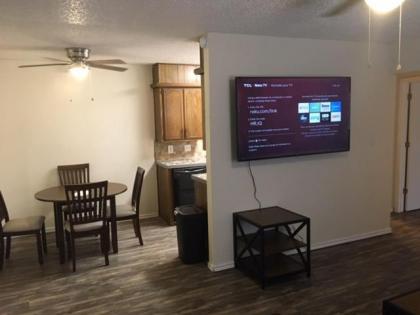 Downstairs One Bedroom Close To Fort Sill! - image 10