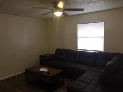 Downstairs One Bedroom Close To Fort Sill! - image 11