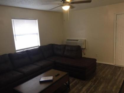 Downstairs One Bedroom Close To Fort Sill! - image 2