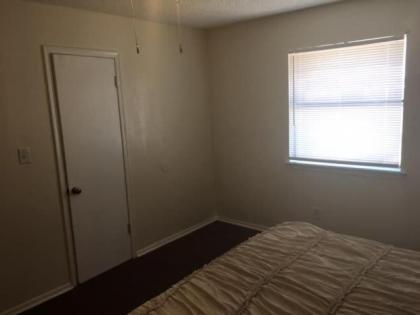 One bedroom close to Fort Sill! - image 8