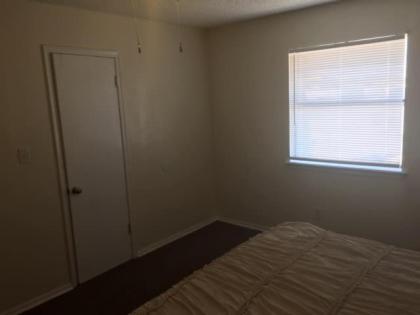 One bedroom close to Fort Sill! - image 9