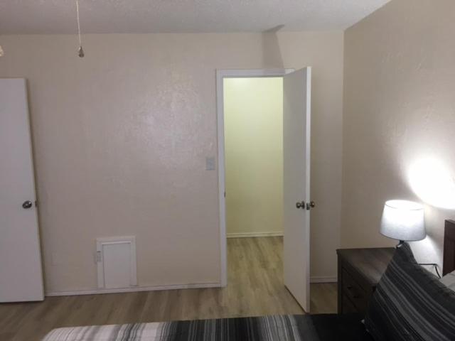 Cozy Upstairs 1 Bedroom Apartment close to Fort Sill - image 2