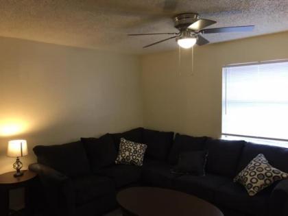 Simple 1-bedroom unit upstairs close to Fort Sill! - image 2