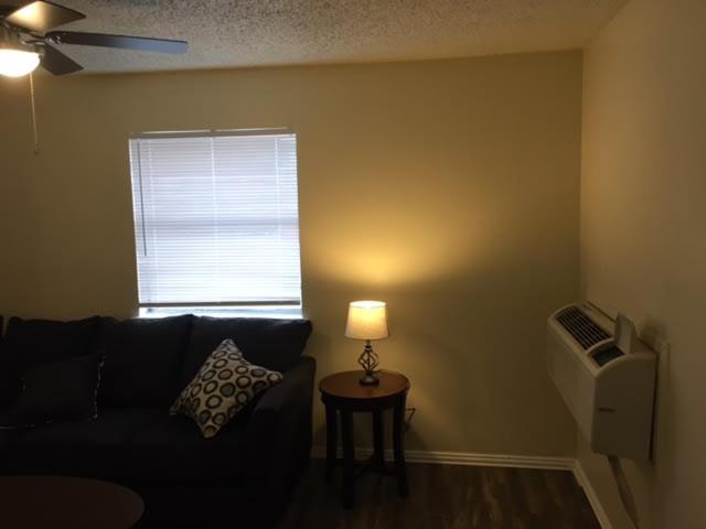 Simple 1-bedroom unit upstairs close to Fort Sill! - image 3