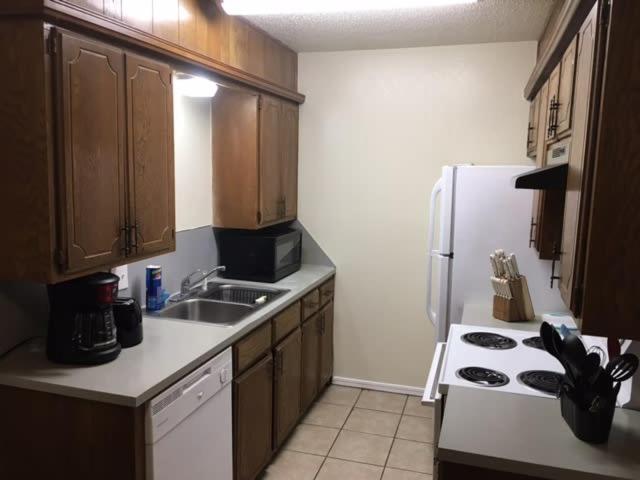 Simple 1-bedroom unit upstairs close to Fort Sill! - image 6