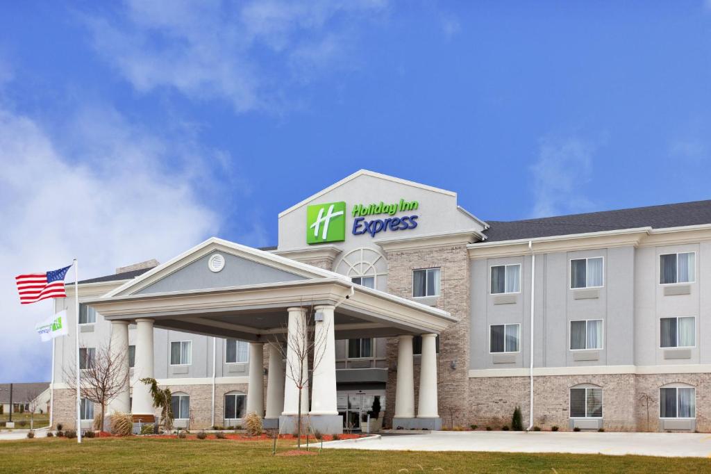 Holiday Inn Express Le Roy an IHG Hotel - main image