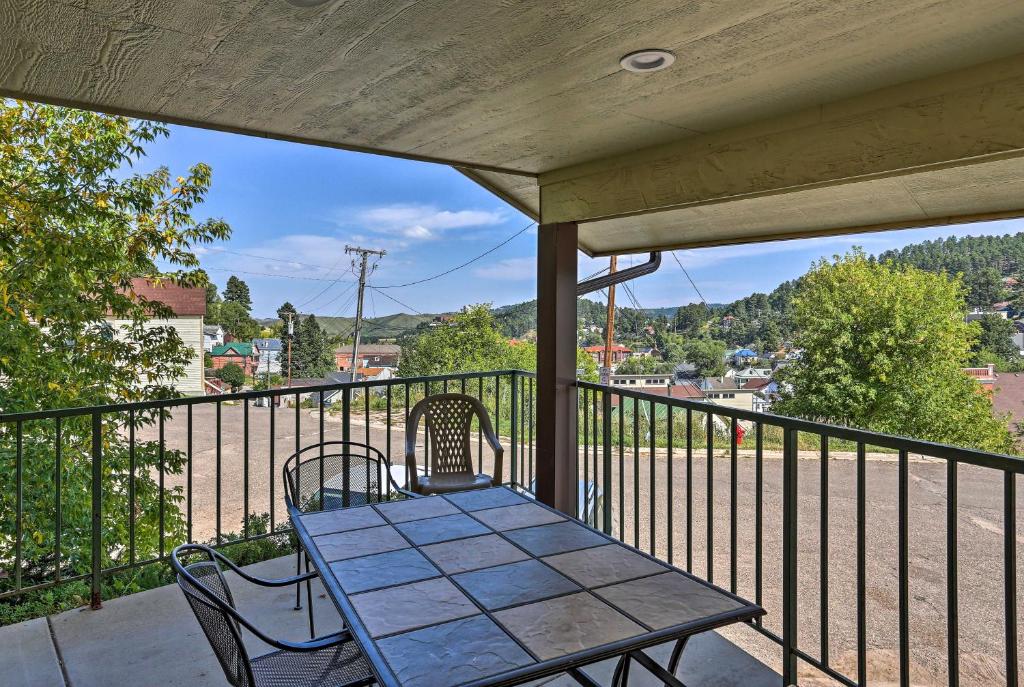 Quiet Lead Condo with Balcony - 5 Mi to Ski Lifts! - image 5