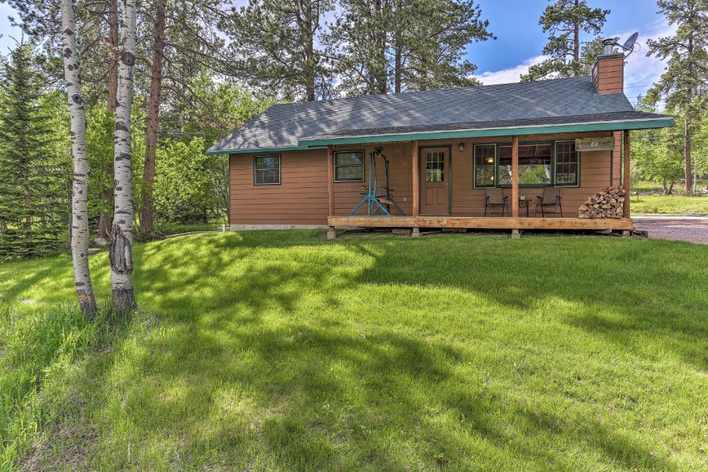 Family Cabin with Hot Tub and Patio - 9 Mi to Deadwood - image 7