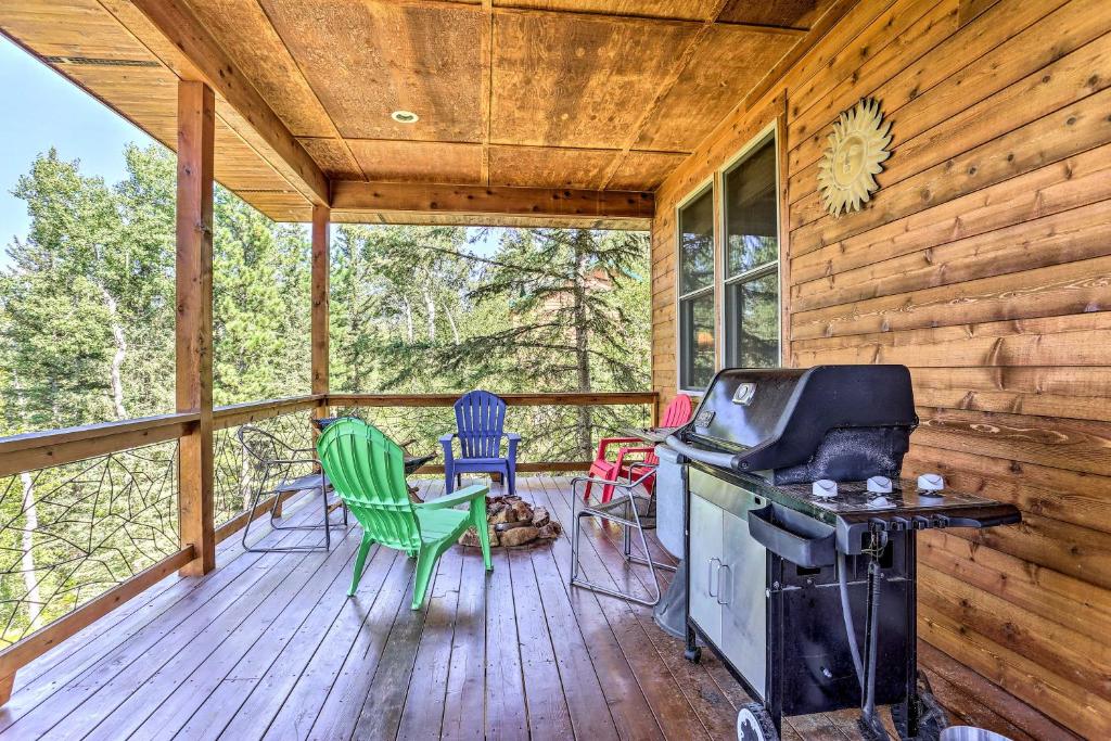 Cabin with Deck and Hot Tub Half Mile to Terry Peak! - image 2