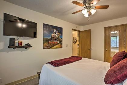 Stylish Updated Black Hills Condo with Shared Patio - image 12