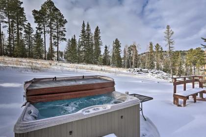 Spacious Home with Hot Tub 3 Mi to Deer Mtn - image 1