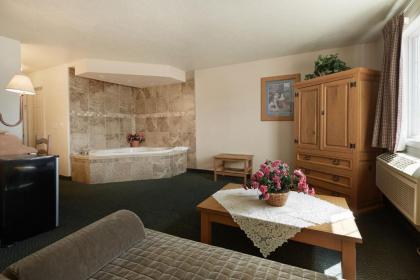 Columbine Inn and Suites - image 2