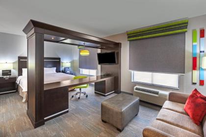 Hampton Inn & Suites Houston/League City - image 12