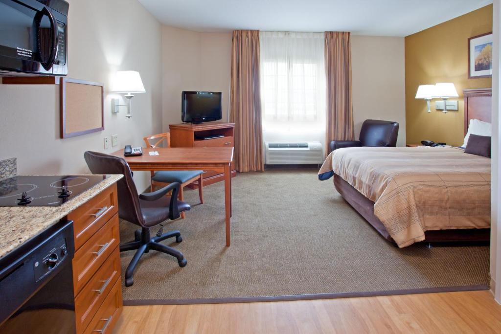 Candlewood Suites League City an IHG Hotel - image 6