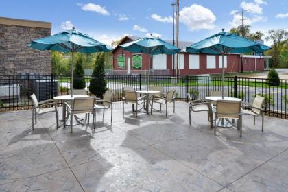 Hampton Inn Leavenworth - image 7