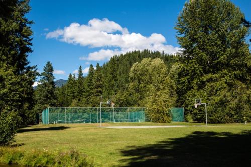 Leavenworth Camping Resort Tiny House Otto - image 5