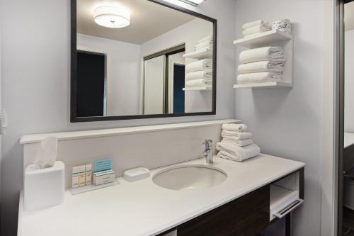 Hampton Inn & Suites Leavenworth - image 4