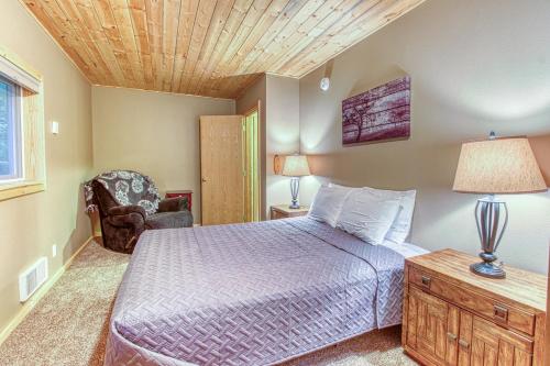 Pine Breeze Lodge - image 2