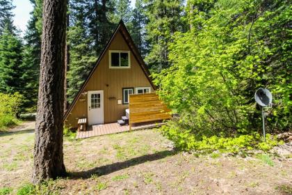 Simple Life Cabin Washington