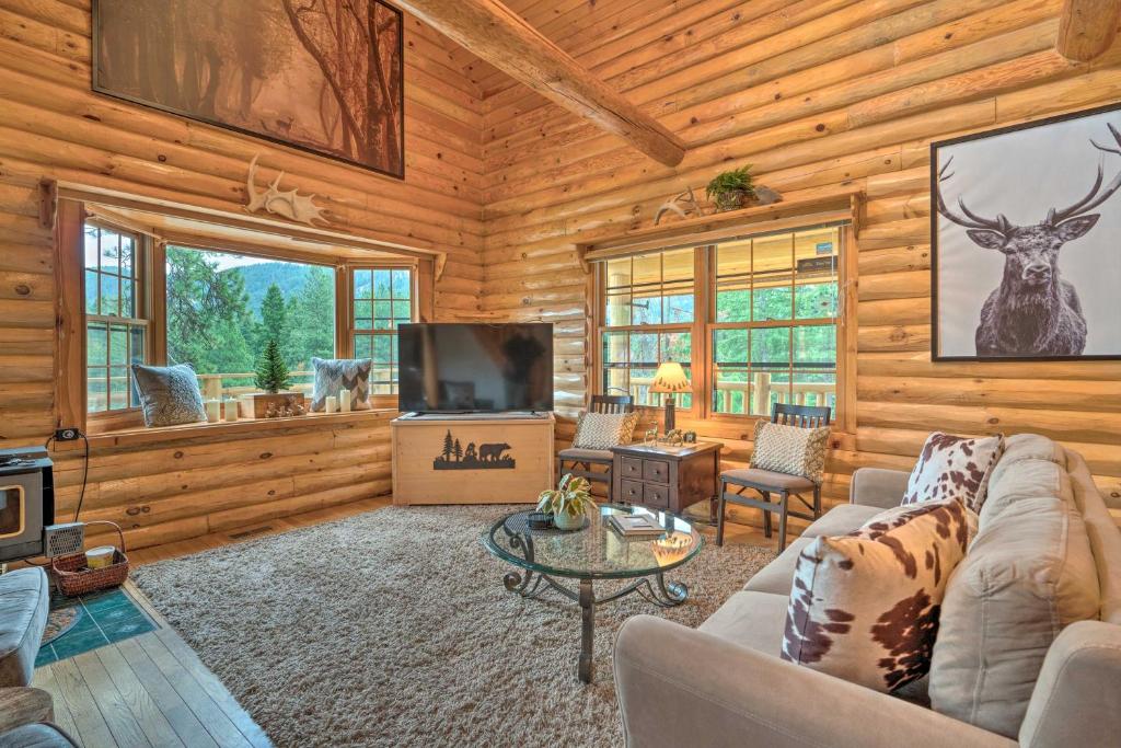 Log Cabin with Hot Tub on Wenatchee River - image 2