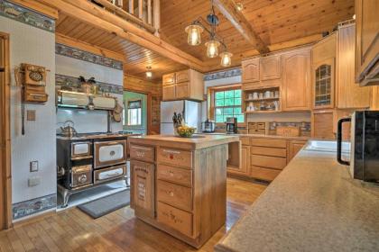 Log Cabin with Hot Tub on Wenatchee River - image 9