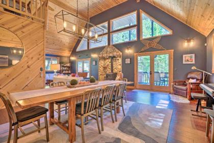 modern Alpine Cabin with Hot tub and Game Room Leavenworth Washington