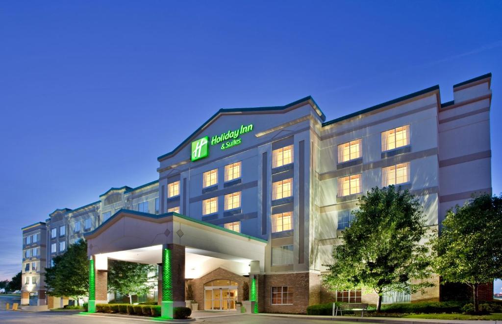 Holiday Inn Hotel & Suites Overland Park-Convention Center an IHG Hotel - main image